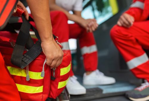 Treinamento de equipe para plano de emergência contra incêndio.