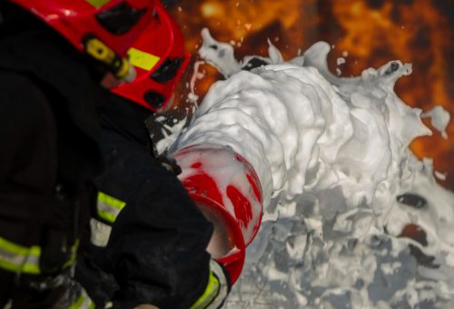 Espumas LGE são indicadas em determinadas situações de incêndio.